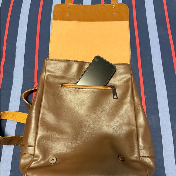 Two-Toned Leather Backpack - Picture 4 of 8